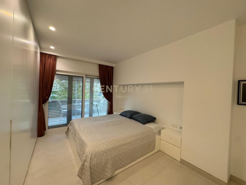Tirane, shes apartament 2+1+Ballkon Kati 1, 117 m² 270.000 € (Liqeni i Thate, Neom102189)