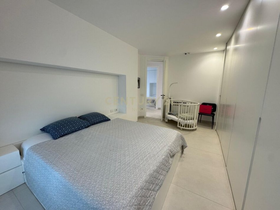 Tirane, shes apartament 2+1+Ballkon Kati 1, 117 m² 270.000 € (Liqeni i Thate, Neom102189)