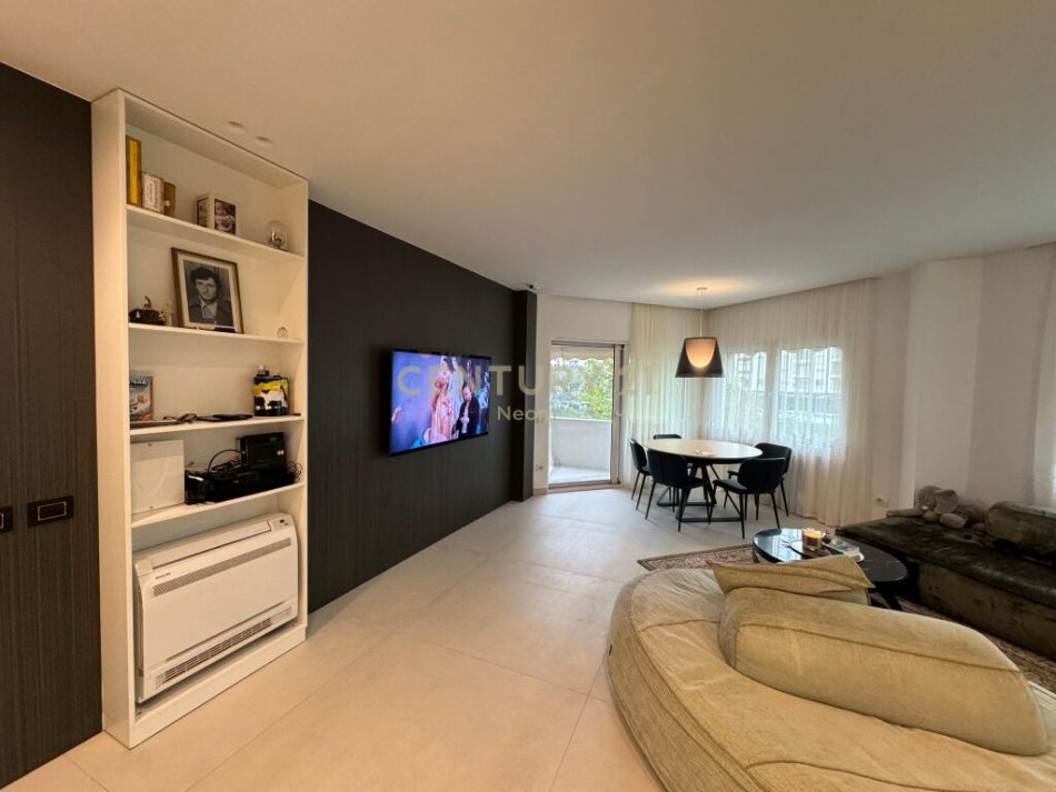 Tirane, shes apartament 2+1+Ballkon Kati 1, 117 m² 270.000 € (Liqeni i Thate, Neom102189)
