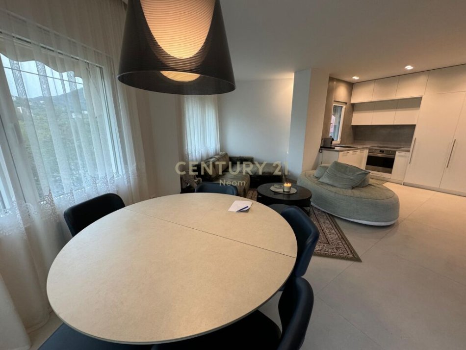 Tirane, shitet apartament 2+1 Kati 1, 116 m² 270.000 € (liqeni i thate)