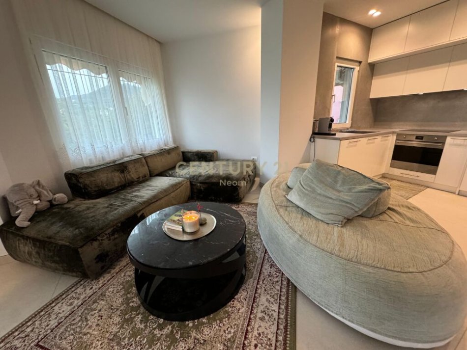 Tirane, shitet apartament 2+1 Kati 1, 116 m² 270.000 € (liqeni i thate)