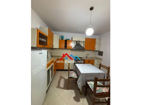 Tirane, jepet me qera apartament 2+1 Kati 2, 130 m² 700 € (DON BOSKO)