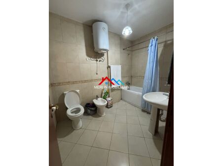 Tirane, jepet me qera apartament 2+1 Kati 2, 130 m² 700 € (DON BOSKO)