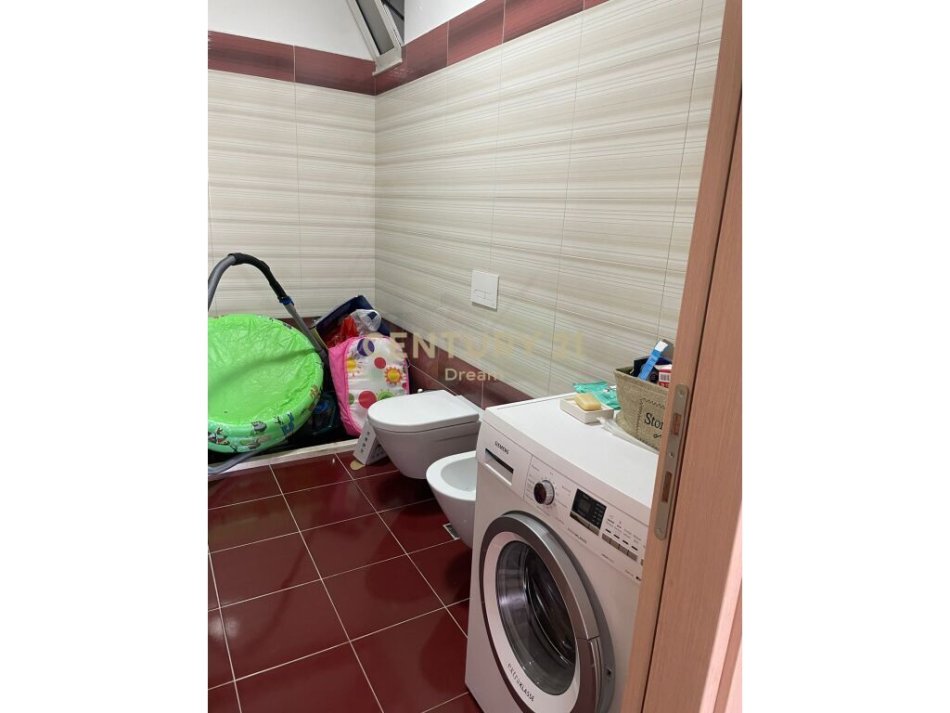 Tirane, shitet apartament 2+1 Kati 2, 115 m² 155.000 € (kinostudio)