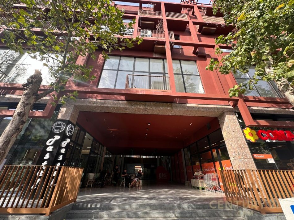Tirane, jepet me qera ambjent biznesi Kati 1, 57 m² 1.500 € (Rruga e Kavajes)