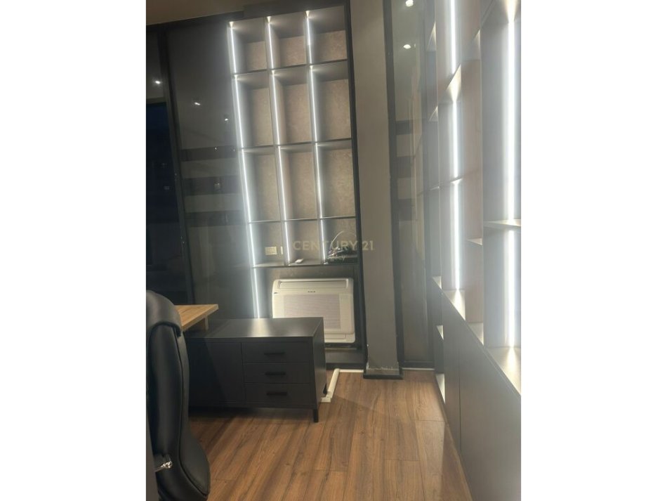 Tirane, jepet me qera ambjent biznesi Kati 0, 35 m² 650 € (Bulevardi i Ri Hipoteka)