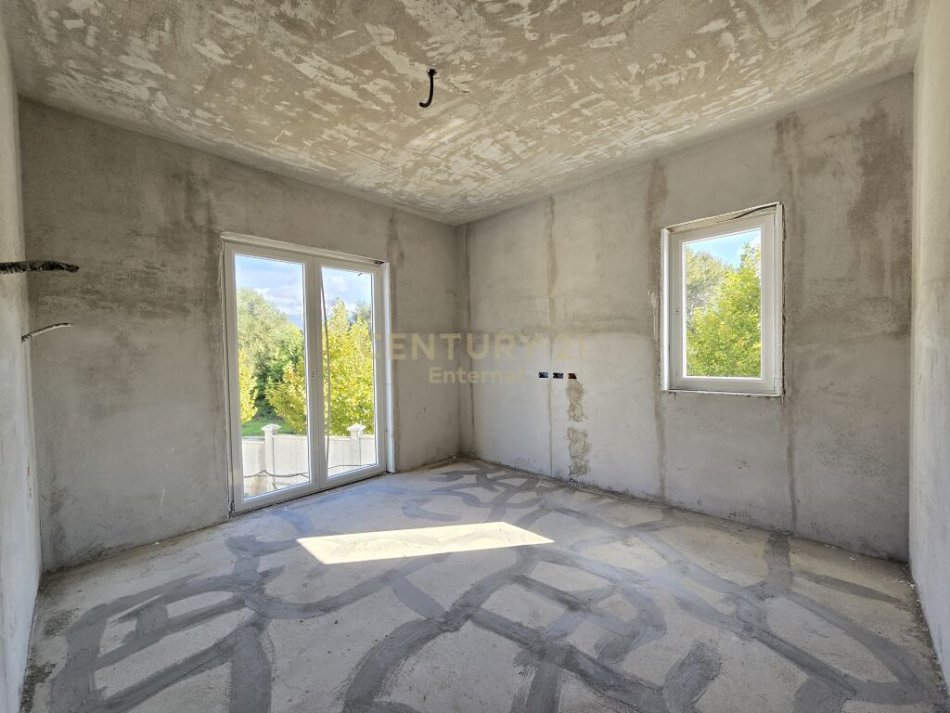 Tirane, shes Vile , 484 m² 1.300.000 € (Rolling Hills 2, Qendra Tregtare TEG)