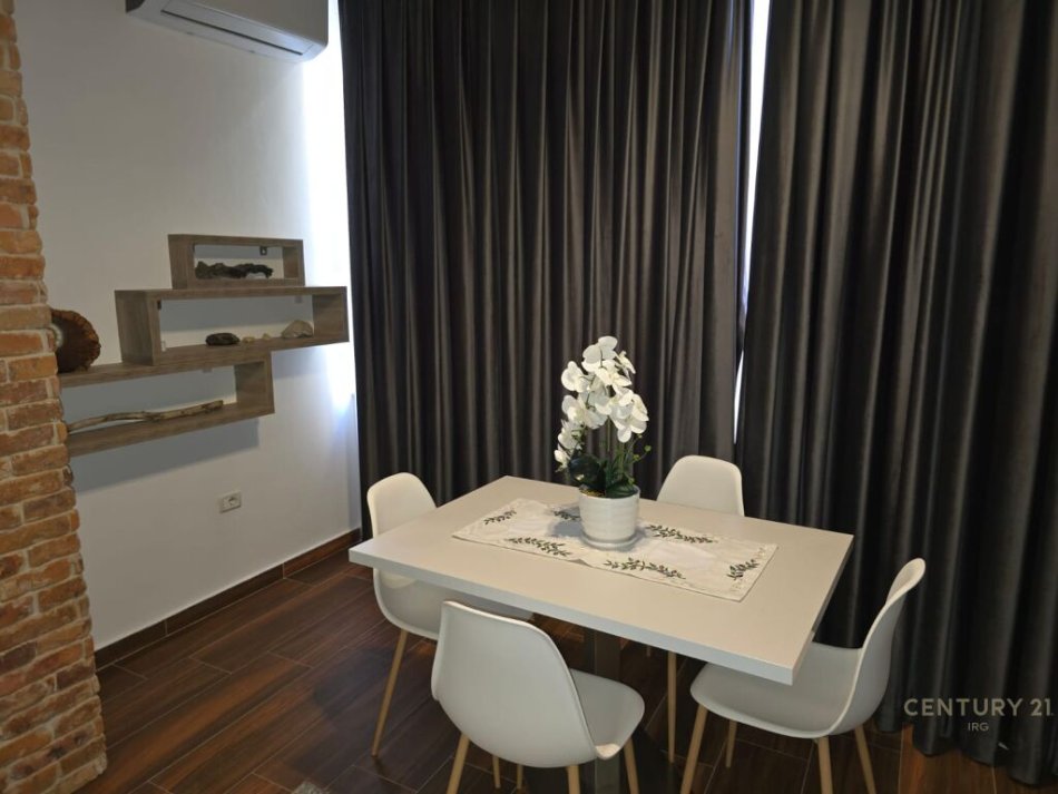 Tirane, jepet me qera 1+1 Kati 2, 58 m² 600 € (Liqeni i Tiranes)