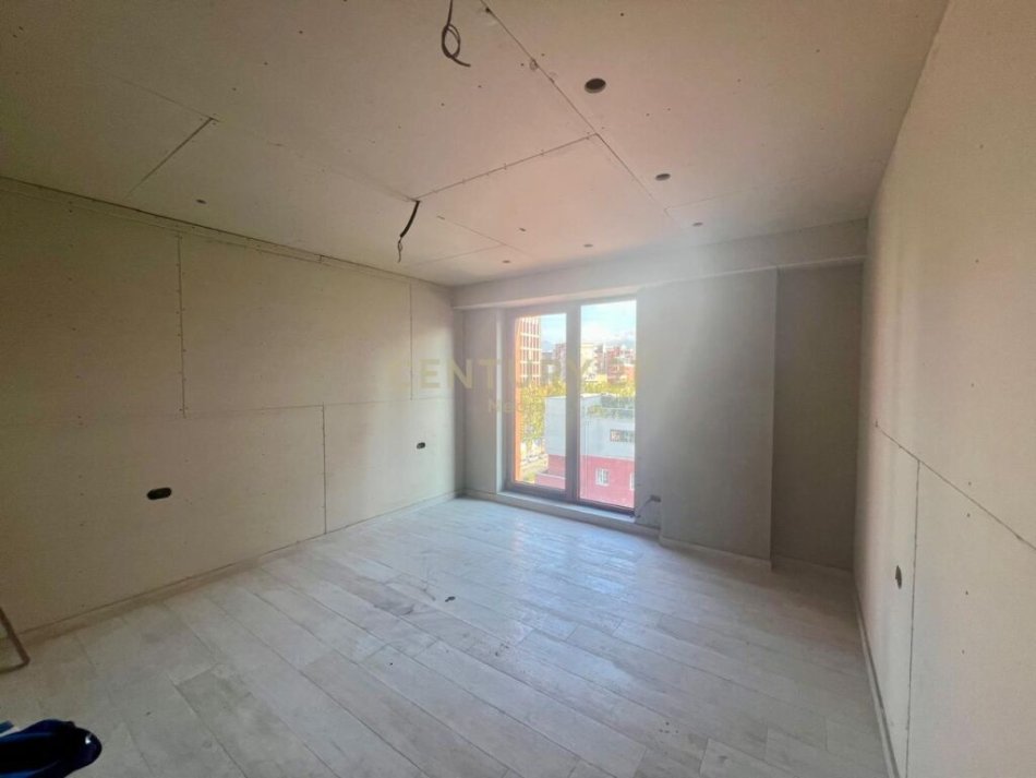 Tirane, shes apartament 1+1 , 70 m² 210.300 € (Rruga e Kavajës)