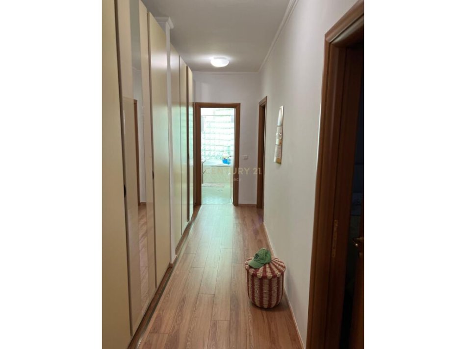 Tirane, shes apartament 2+1+2 , 152 m² 415.000 € (Ish Blloku)
