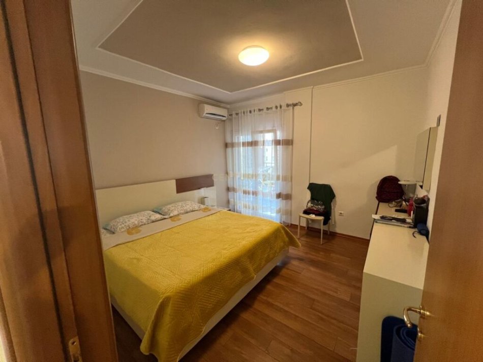 Tirane, shes apartament 2+1+2 , 152 m² 415.000 € (Ish Blloku)