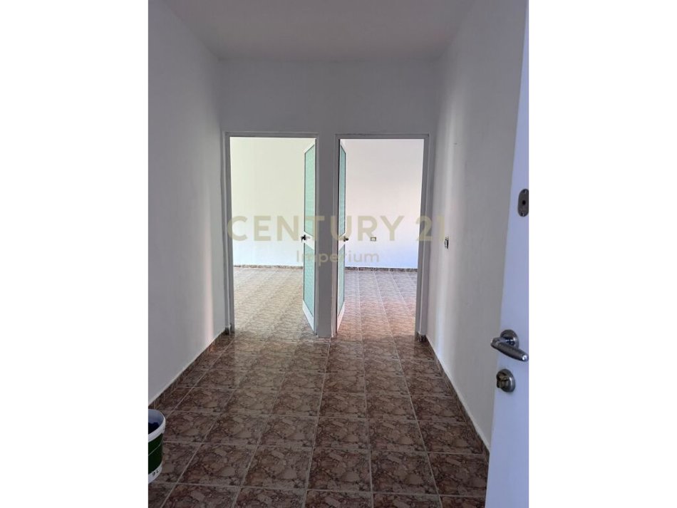 Tirane, shitet apartament 1+1 Kati 0, 64 m² 82.000 € (Kombinat IMP102300)