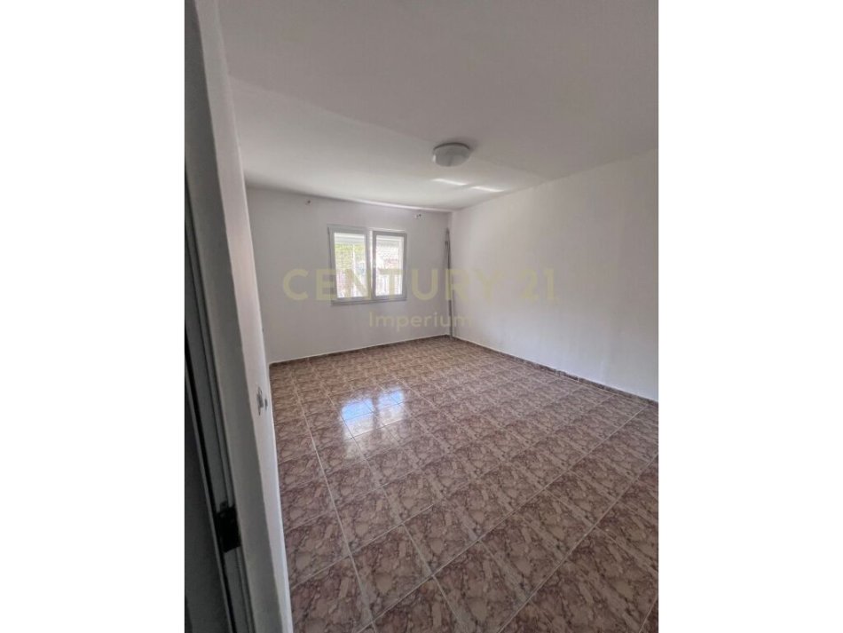 Tirane, shitet apartament 1+1 Kati 0, 64 m² 82.000 € (Kombinat IMP102300)