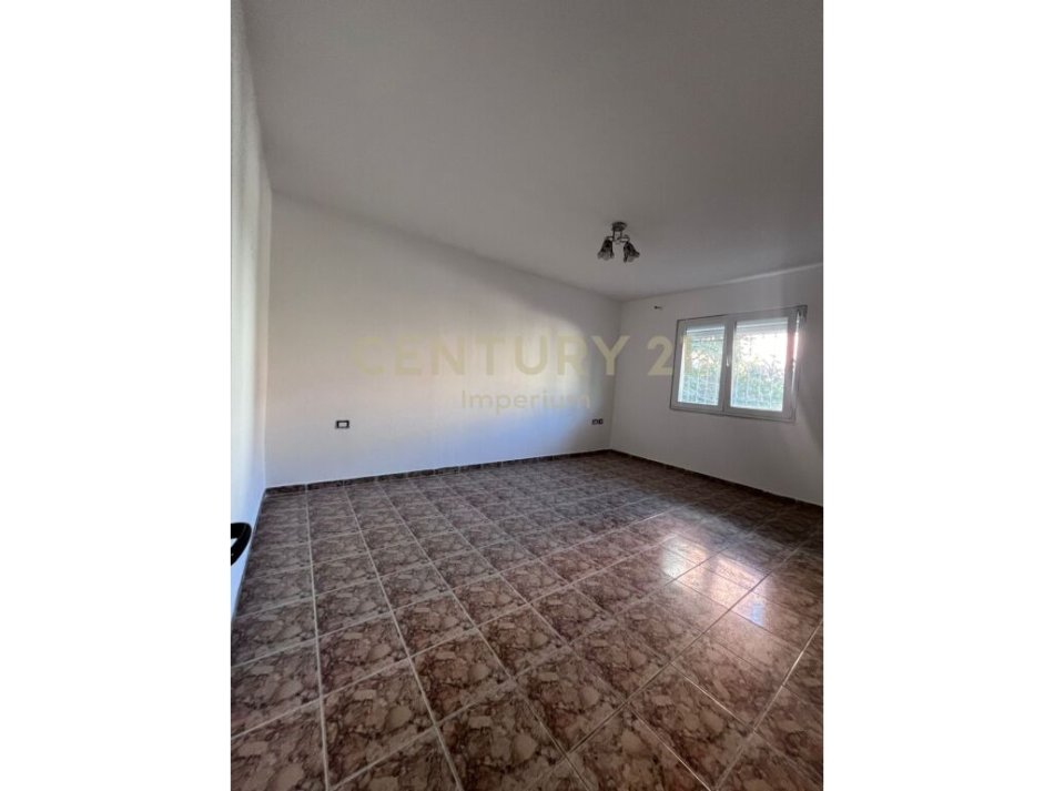 Tirane, shitet apartament 1+1 Kati 0, 64 m² 82.000 € (Kombinat IMP102300)