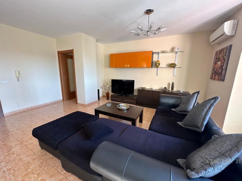Tirane, jepet me qera apartament 2+1 Kati 7, 133 m² 800 € (Air Albania Stadium)