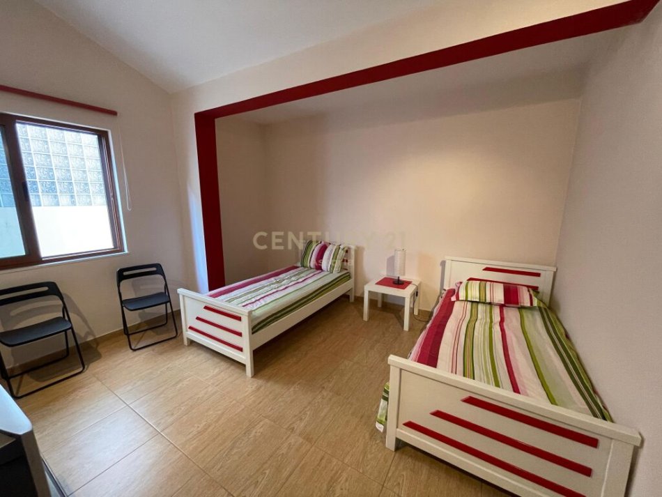 Tirane, jepet me qera apartament 2+1 Kati 3, 150 m² 600 € (Kodra e Diellit astoria102312)