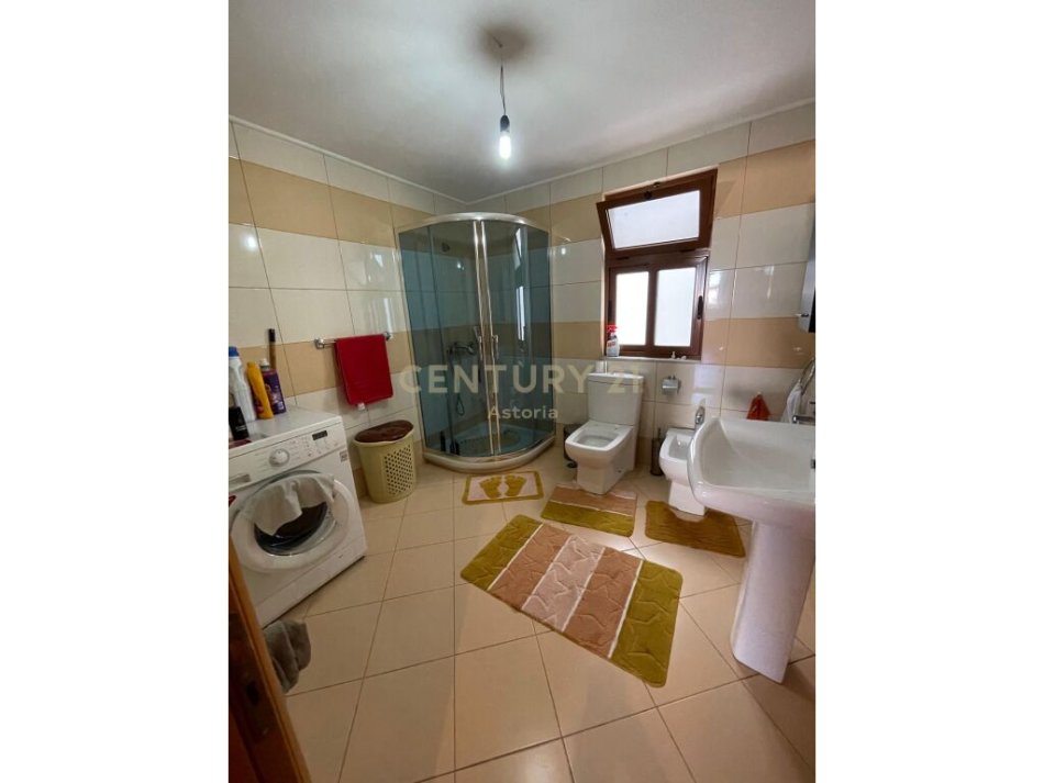 Tirane, jepet me qera apartament 2+1 Kati 3, 150 m² 600 € (Kodra e Diellit astoria102312)