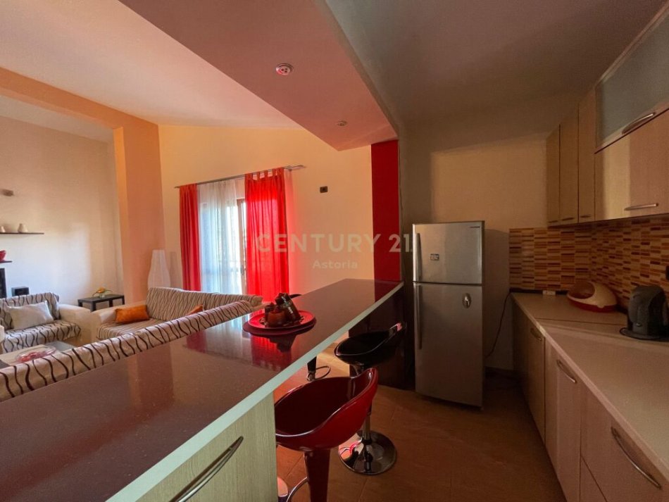 Tirane, jap me qera apartament 2+1+POST PARKIMI , 150 m² 600 € (Kodra e Diellit)