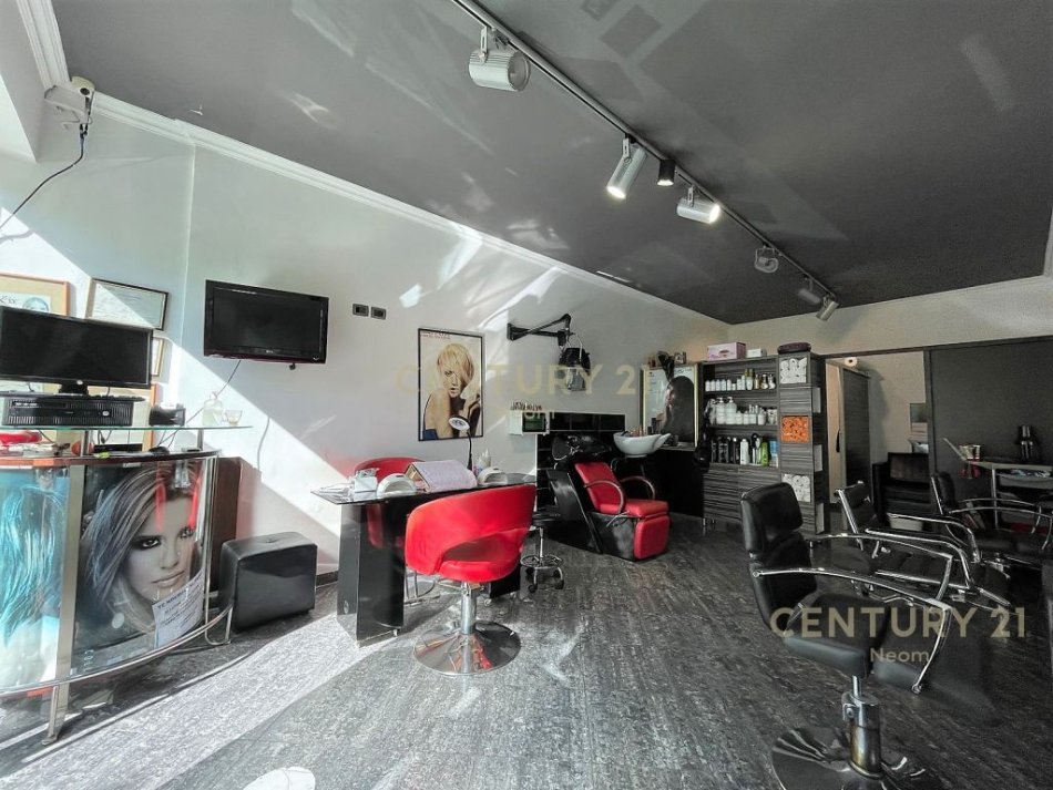 Tirane, shes ambjent biznesi Kati 0, 38 m² 210.000 € (Ish Blloku)