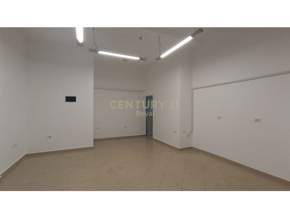 Tirane, shitet apartament 1+1 Kati 0, 45 m² 62.000 € (Pallati me shiigjeta)