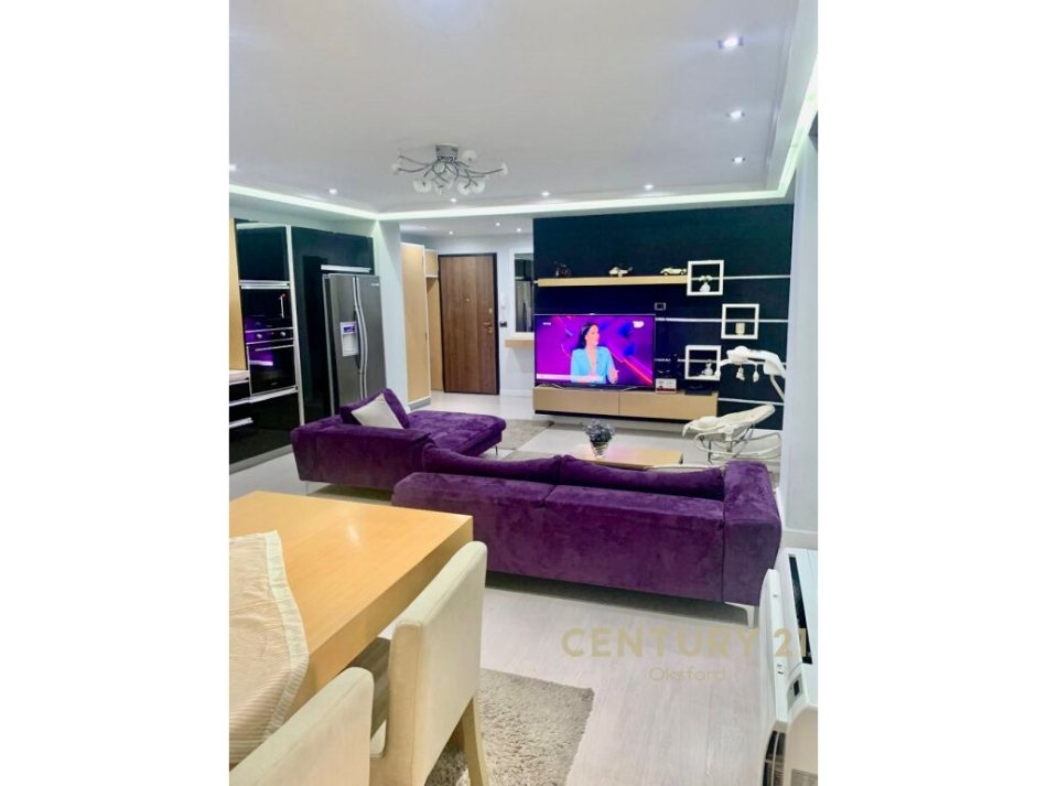 Tirane, jepet me qera apartament 2+1+Aneks+Ballkon Kati 5, 109 m² 600 € (yzberisht)