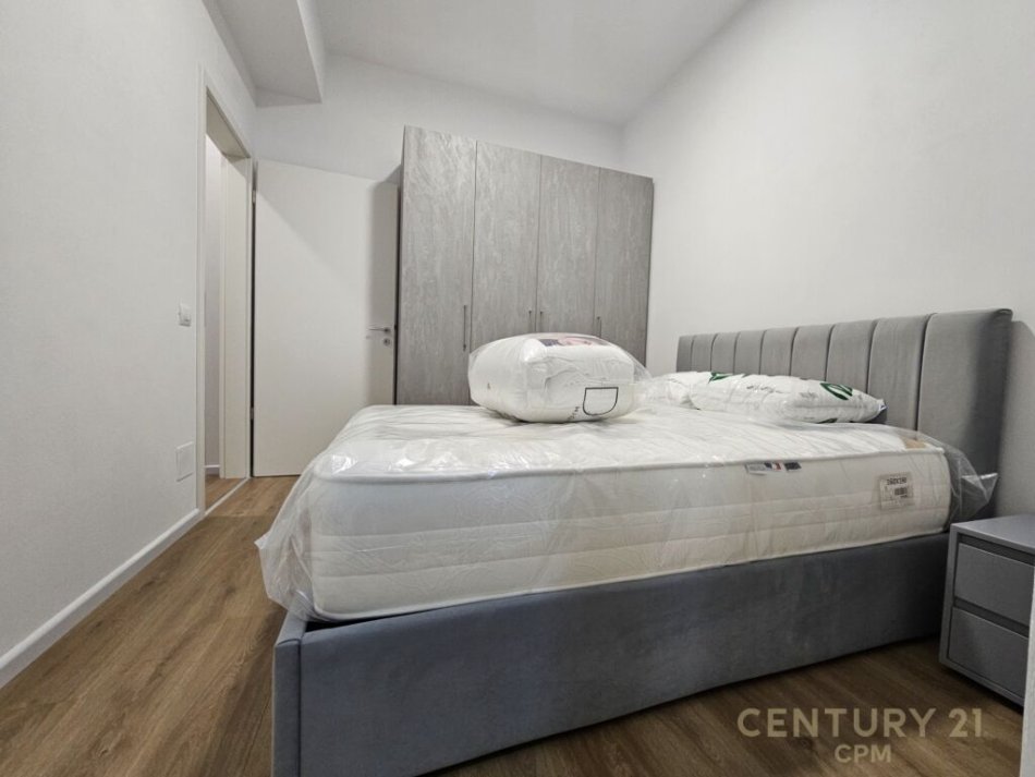 Tirane, jepet me qera apartament 1+1 Kati 7, 52 m² 500 € (ali dem)