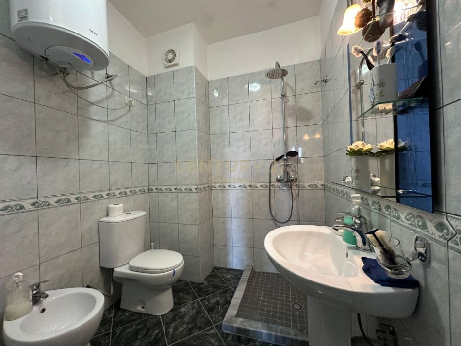 Tirane, shitet apartament 2+1 Kati 3, 88 m² 122.000 € (astir)