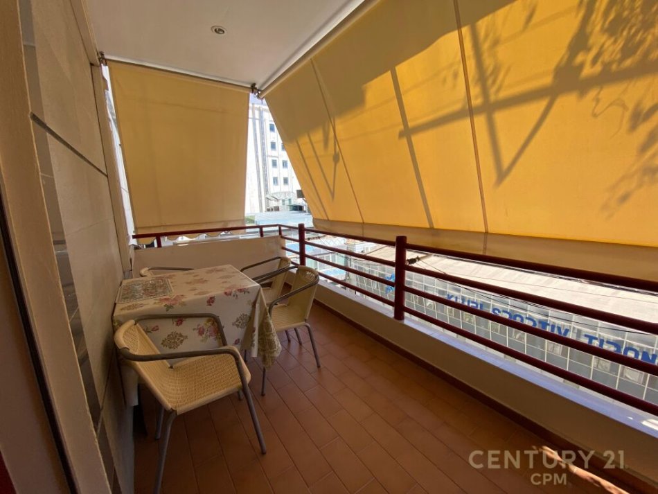 Tirane, jepet me qera apartament 1+1 Kati 4, 64 m² 600 € (rruga e kavajes)