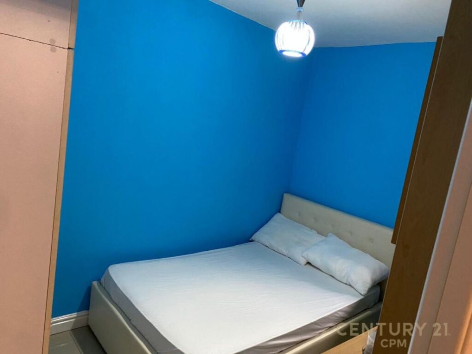 Tirane, jepet me qera apartament 4+1 Kati 1, 120 m² 800 € (pazari i ri)