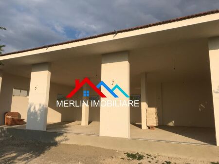 Tirane, jepet me qera ambjent biznesi Kati 0, 400 m² 600 € (DOMJE)