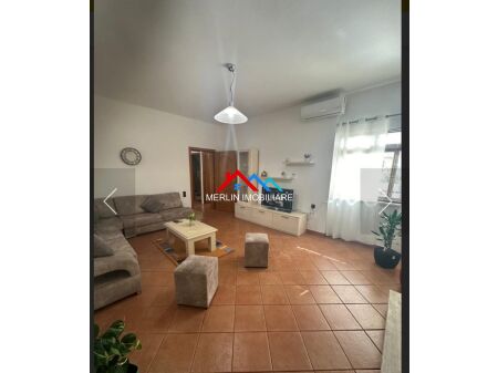 Tirane, jepet me qera apartament 2+1 Kati 2, 100 m² 500 € (Dhimiter Kamarda,ALI DEMI)