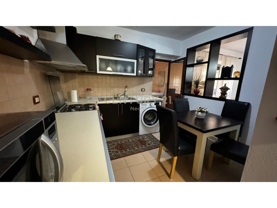Tirane, shes 1+1 Kati 3, 63 m² 130.000 € 