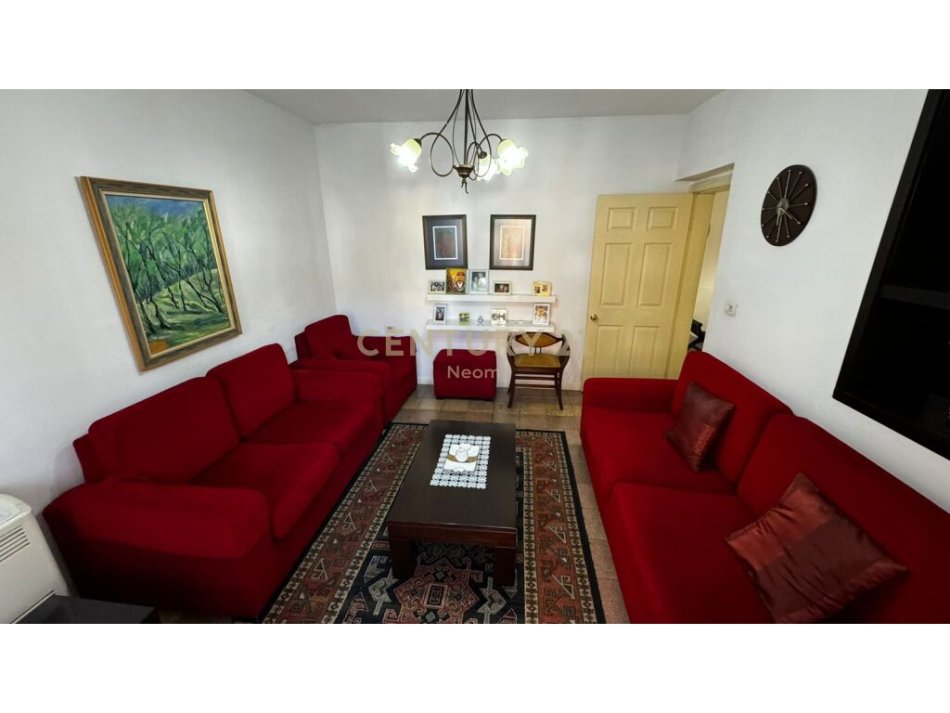Tirane, shes apartament 1+1+Aneks+Ballkon Kati 3, 63 m² 130.000 € (Rruga Kavajes)