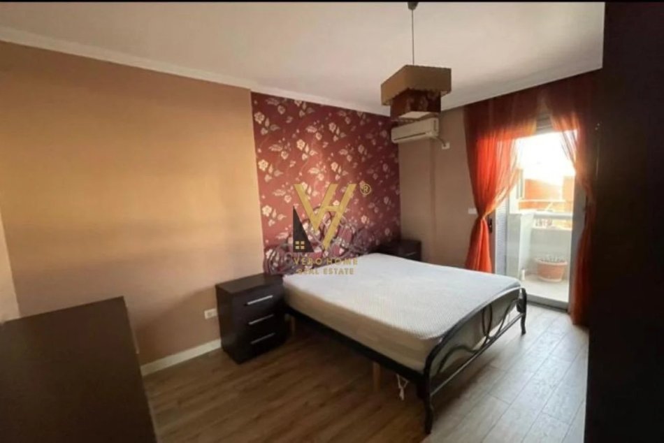 Tirane, jepet me qera apartament 3+1+Ballkon Kati 10, 145 m² 1.200 € (RRUGA E KOSOVAREVE)