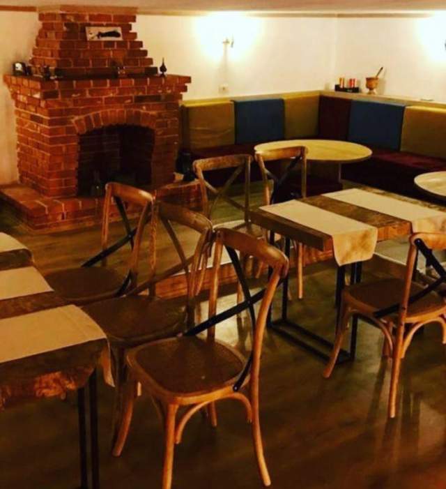 Tirane, shes lokal Kati 0, 110 m² 2.200 Euro