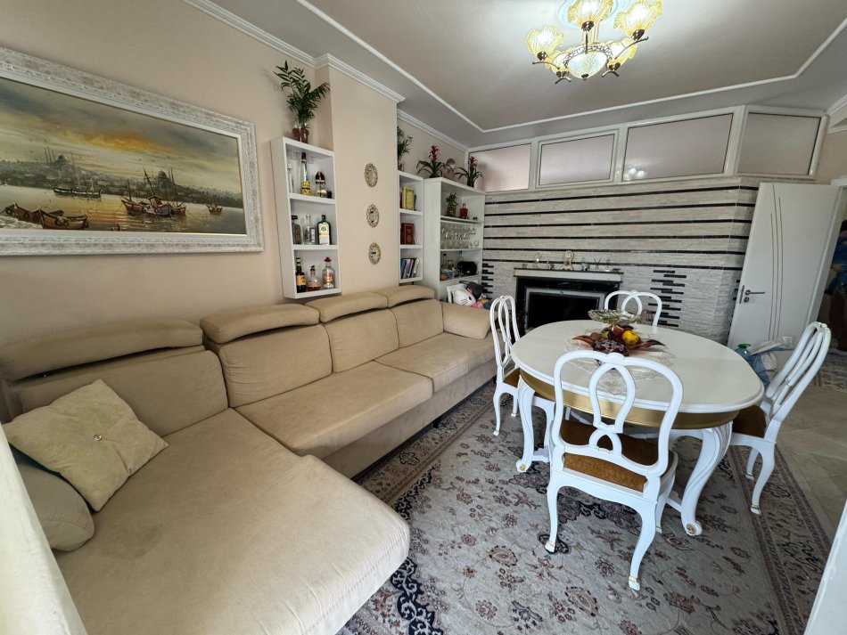 Tirane, shitet apartament 2+1 Kati 2, 183 m² 250.000 € (ish tregu elektrik)