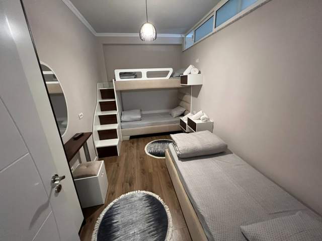 Korce, ofert apartament 2+1+BLK Kati 3, 90 m² 350 Euro (Pranë Shën Marias)