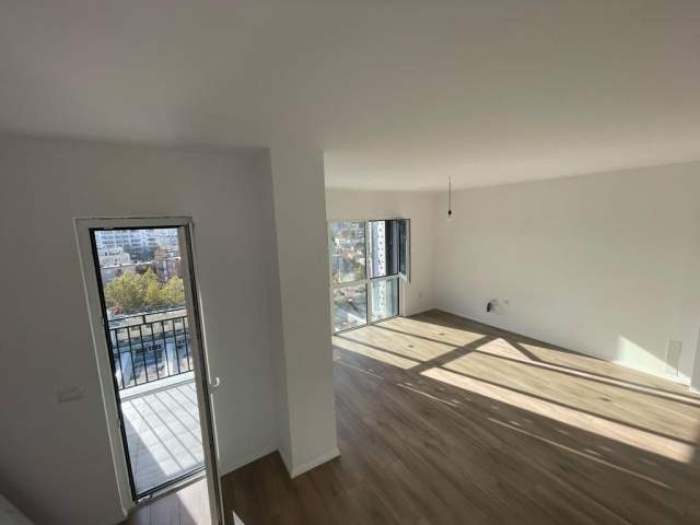Tirane, jepet me qera apartament 1+1+A+BLK Kati 8, 85 m² 400 Euro