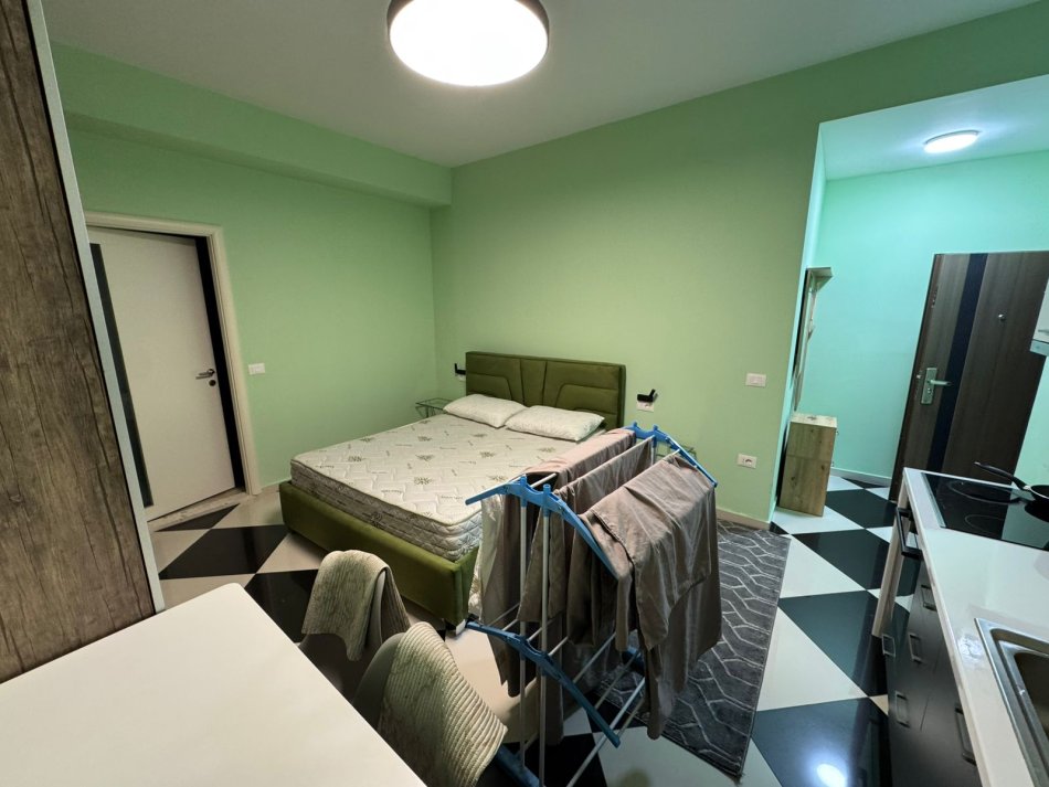 Tirane, jepet me qera garsonier 1+1 Kati 1, 40 m² 350 € (rruga e kavajes)
