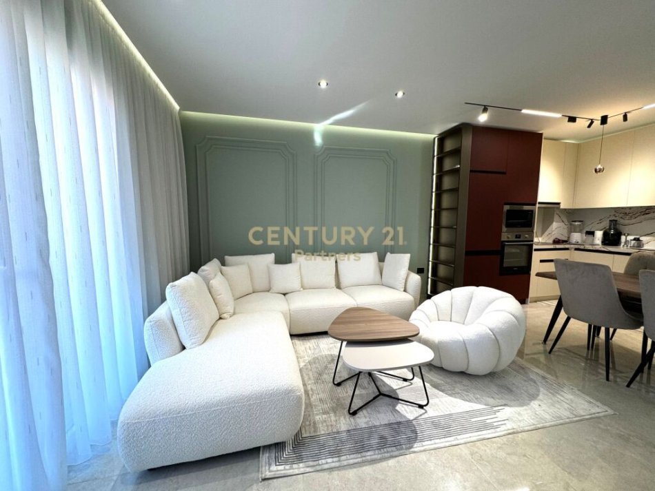Tirane, jepet me qera apartament 2+1 Kati 7, 108 m² 750 € (Unaza e re)