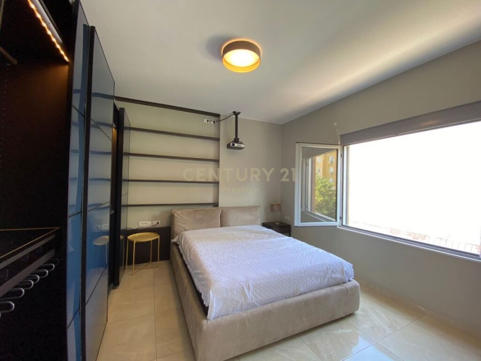 Tirane, jepet me qera apartament 2+1 Kati 4, 97 m² 850 € (liqeni i tiranes)