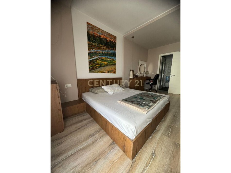 Tirane, shitet apartament 2+1+Ballkon Kati 4, 108 m² 235.000 € (fusha ali demi)