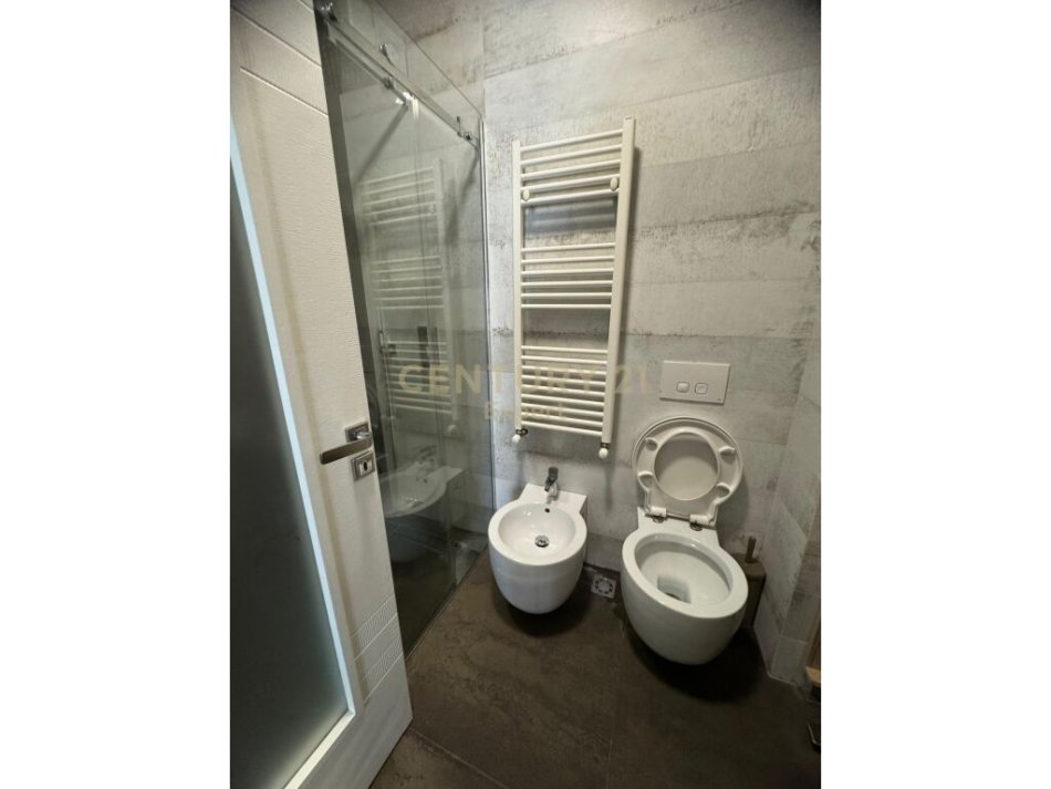 Tirane, shitet apartament 2+1+Ballkon Kati 4, 108 m² 235.000 € (fusha ali demi)