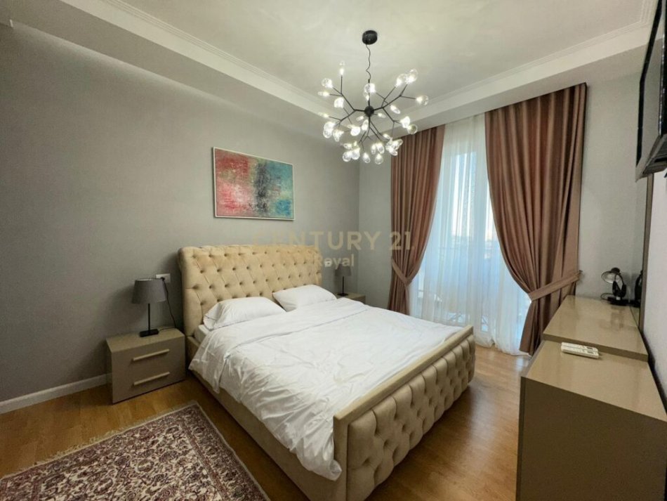 Tirane, jepet me qera apartament 1+1 Kati 4, 56 m² 700 € (21 Dhjetori royal102704)