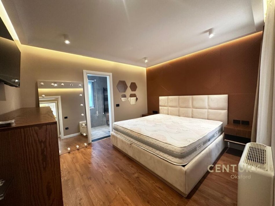 Tirane, shitet 3+1+Aneks+Ballkon Kati 4, 360.000 € (Kompleksi Fratari)