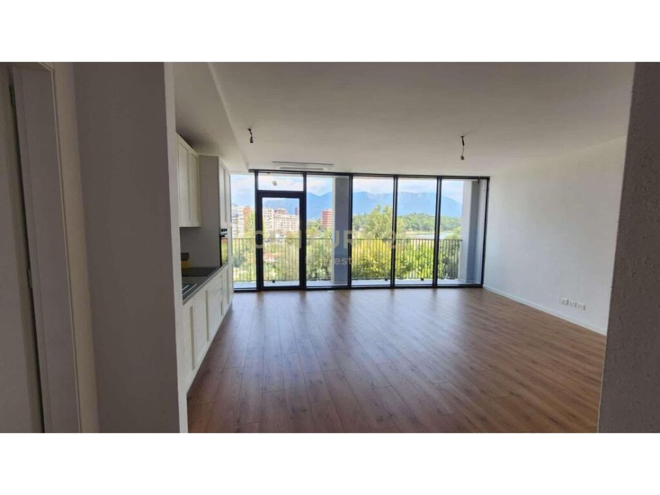 Tirane, jap me qera zyre , 132 m² 1.400 € (Residenca Lake View, Liqeni i Tiranës)