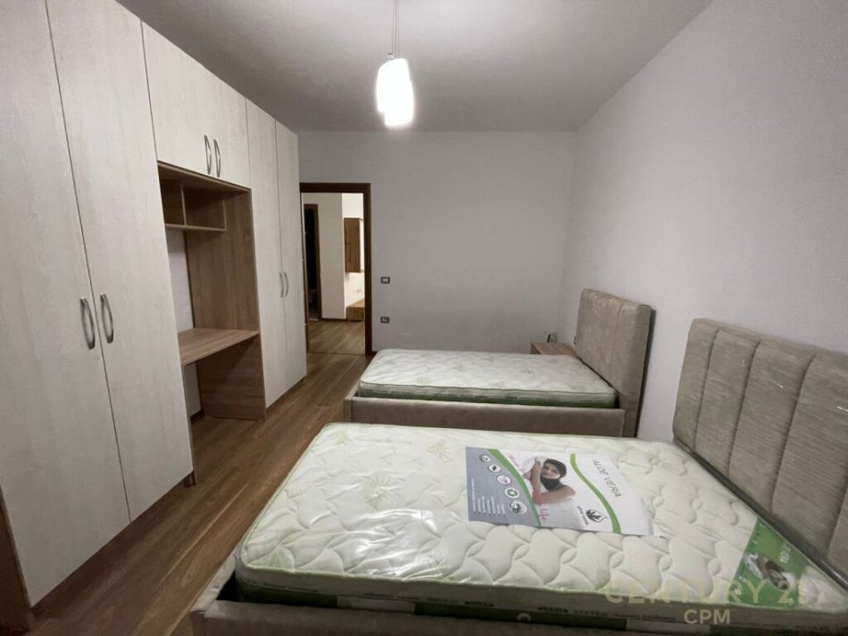 Tirane, shitet apartament 2+1 Kati 4, 133 m² (Kinostudio)
