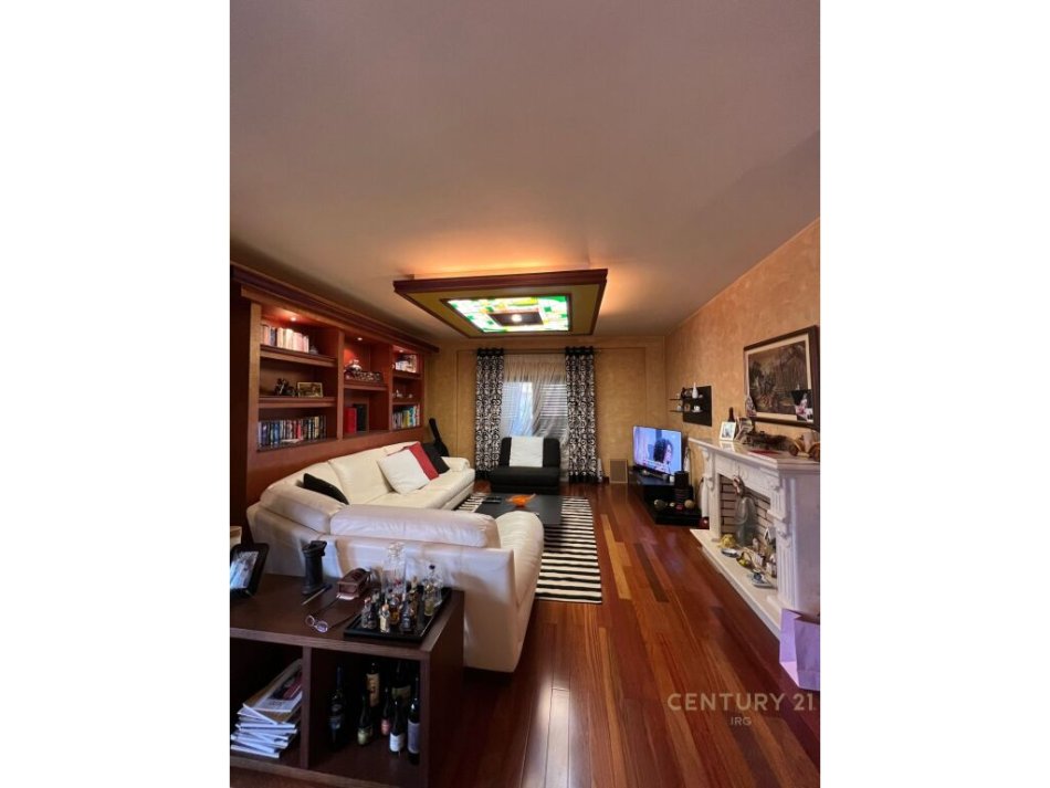 Tirane, shes apartament 2+1 , 202 m² 530.000 € (Ish Blloku)