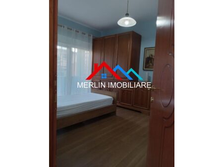 Tirane, jepet me qera apartament 2+1 Kati 3, 120 m² 750 € (MYSLYM SHYRI)