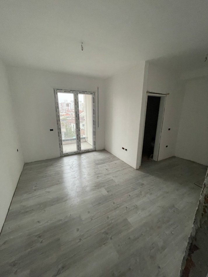 Tirane, shitet apartament 2+1+Ballkon Kati 2, 108 m² (Jordan Misja)